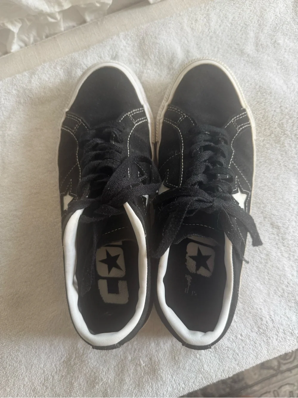 Converse One Star Pro sneakers in black suede with a white star logo Woman’s 9